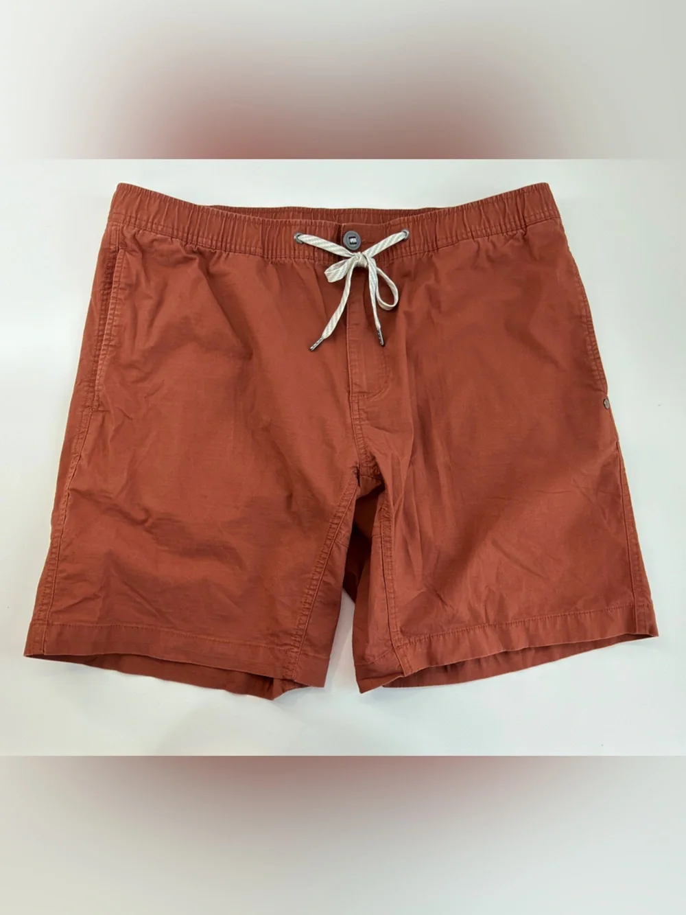 Vuori Men's Ripstop Shorts burnt orange terracotta color size XL 8” inseam